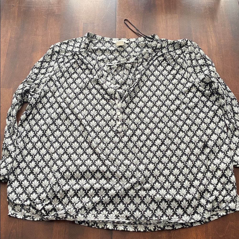 H&M Monochrome Patterned Blouse